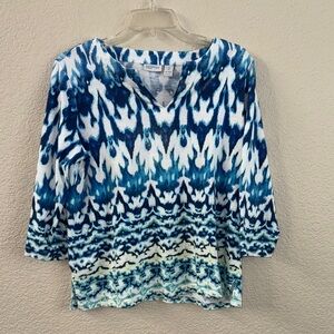 Patterned Blue and White Women's Blouse